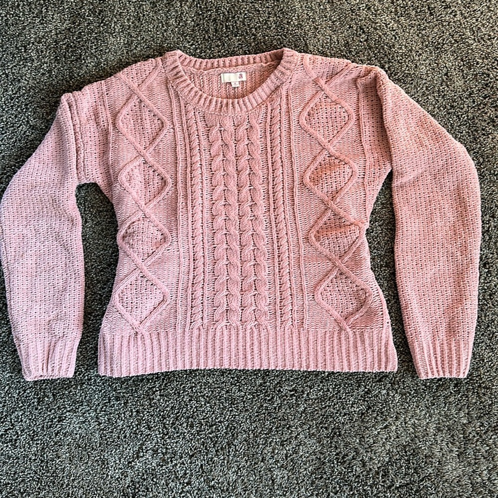 SO cableknit sweater